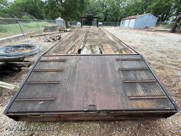 image for item EX2501 1997 Donahue Corporation UF-24B equipment trailer