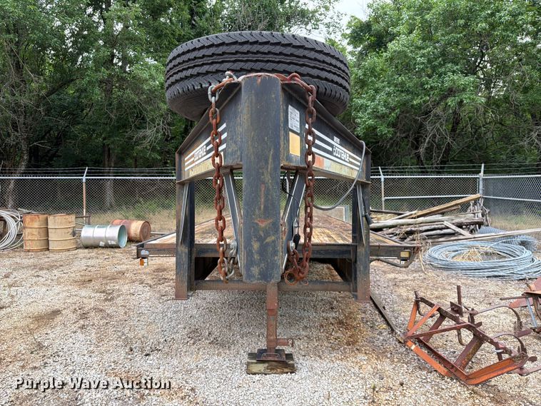 image for item EX2501 1997 Donahue Corporation UF-24B equipment trailer