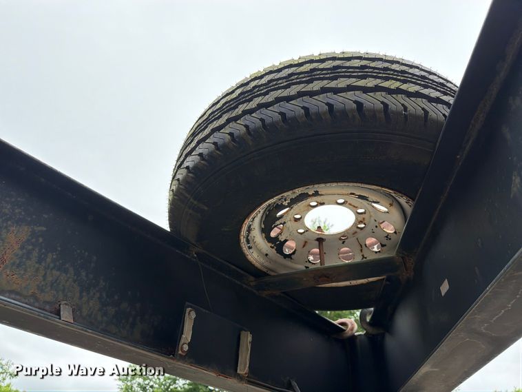 image for item EX2501 1997 Donahue Corporation UF-24B equipment trailer