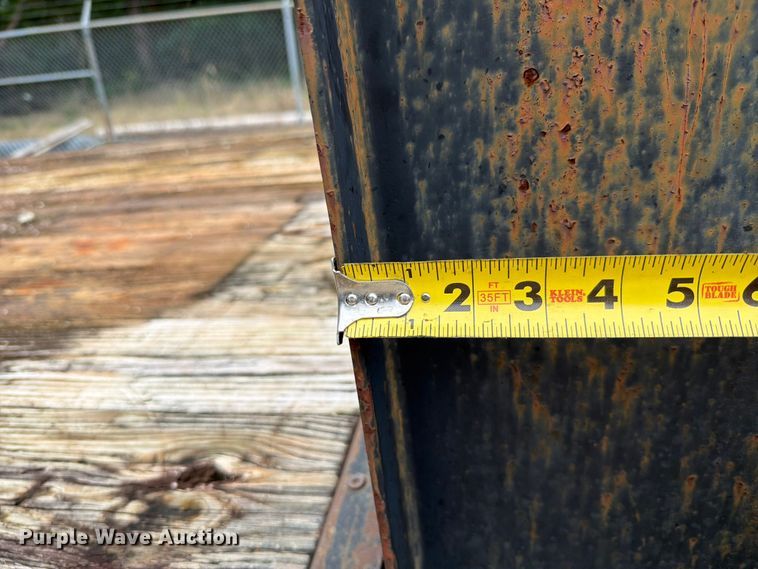 image for item EX2501 1997 Donahue Corporation UF-24B equipment trailer