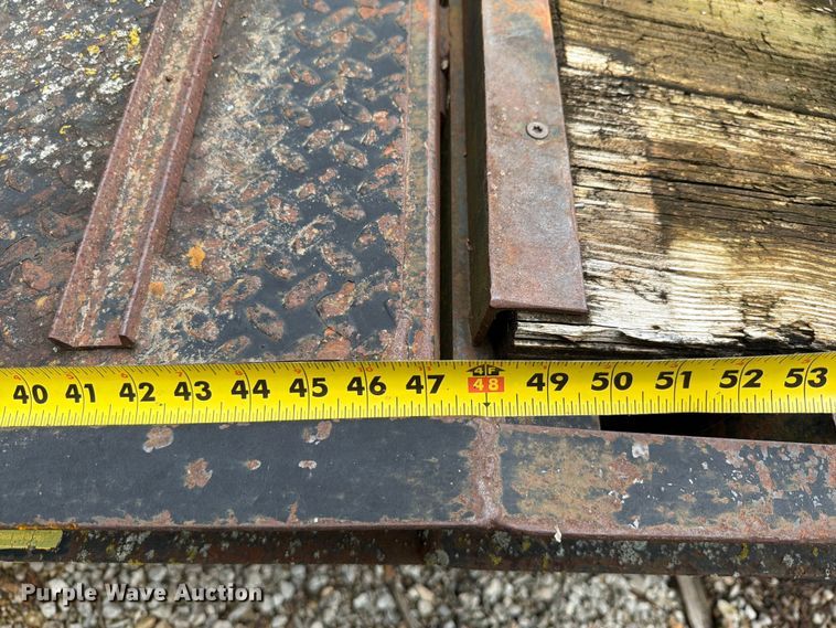 image for item EX2501 1997 Donahue Corporation UF-24B equipment trailer