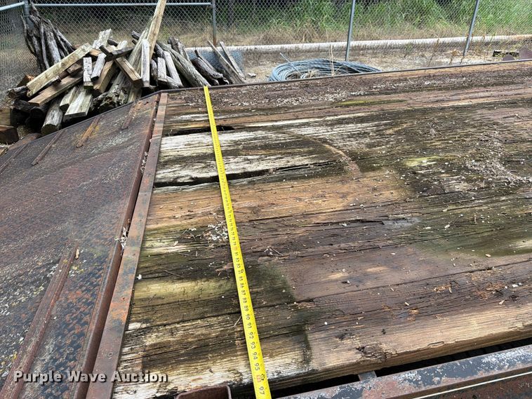 image for item EX2501 1997 Donahue Corporation UF-24B equipment trailer