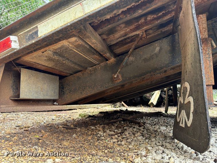 image for item EX2501 1997 Donahue Corporation UF-24B equipment trailer