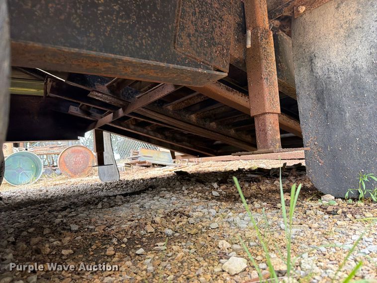 image for item EX2501 1997 Donahue Corporation UF-24B equipment trailer
