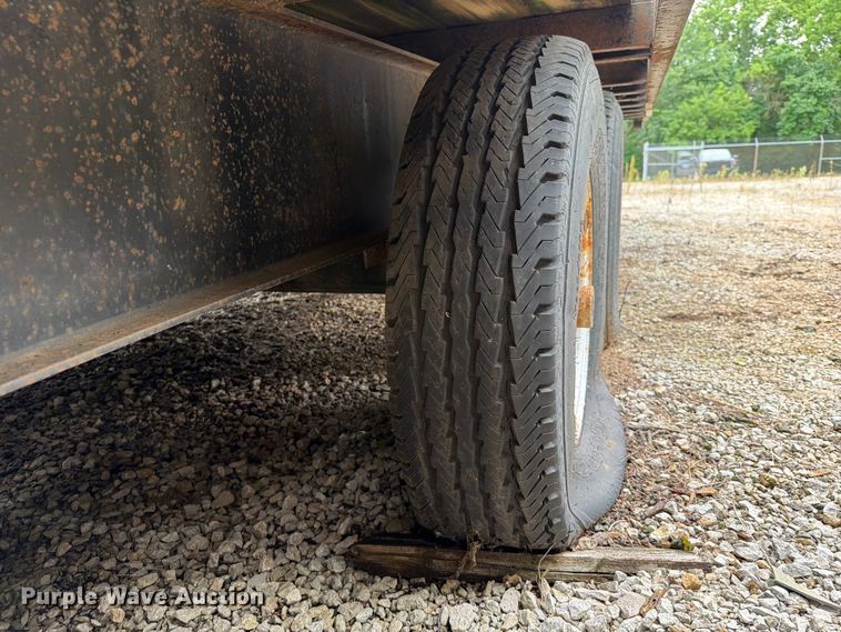 image for item EX2501 1997 Donahue Corporation UF-24B equipment trailer