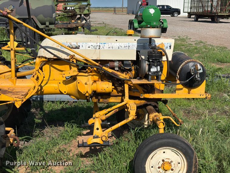 image for item EX3991 International Cub tractor