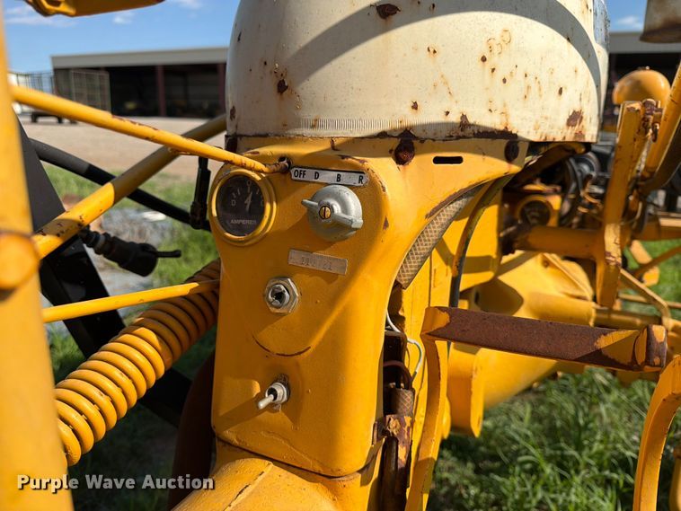 image for item EX3991 International Cub tractor