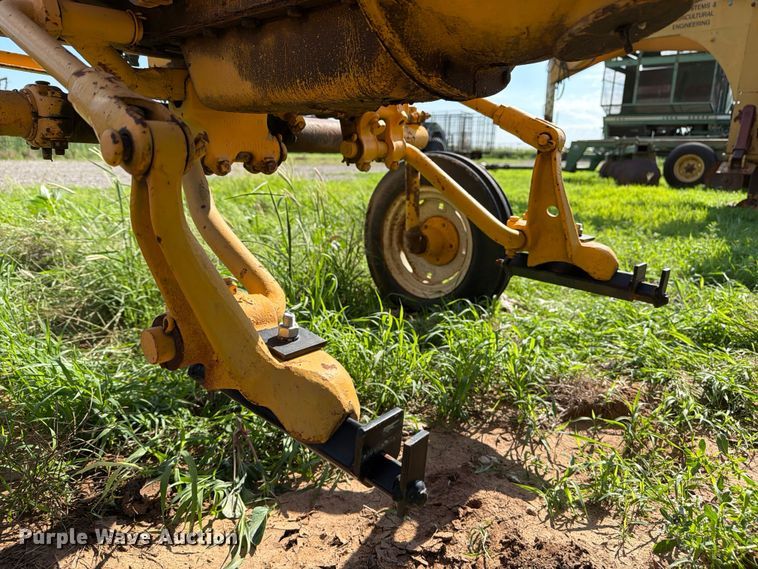 image for item EX3991 International Cub tractor