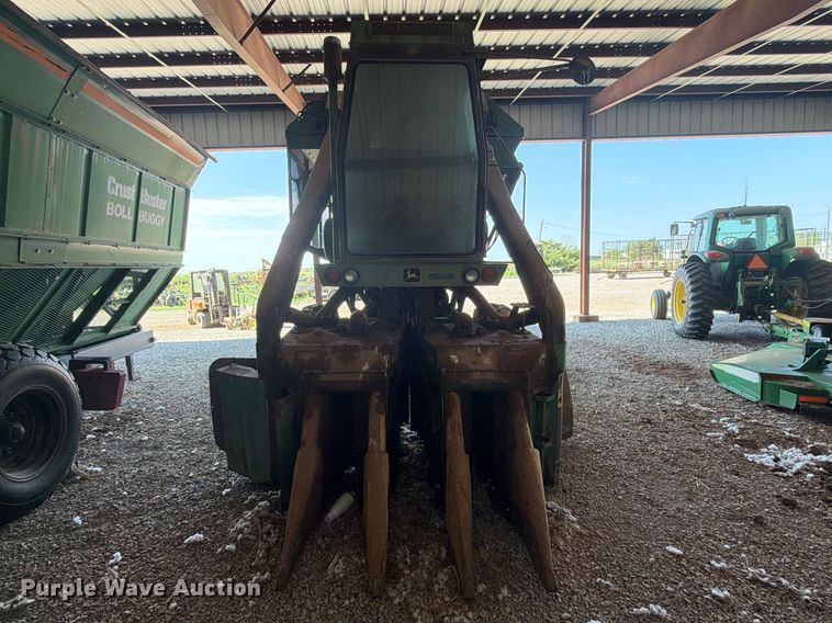 image for item EX3992 John Deere 9910 cotton picker