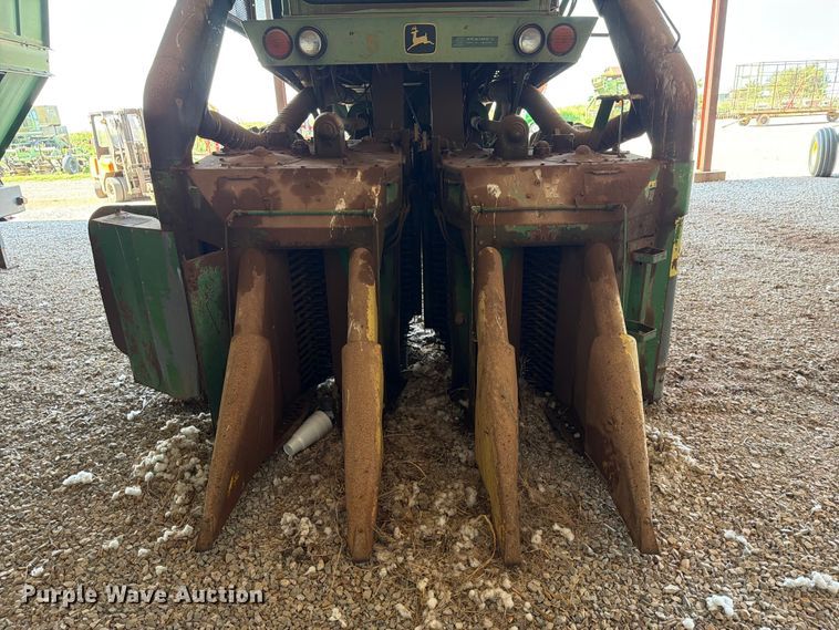 image for item EX3992 John Deere 9910 cotton picker