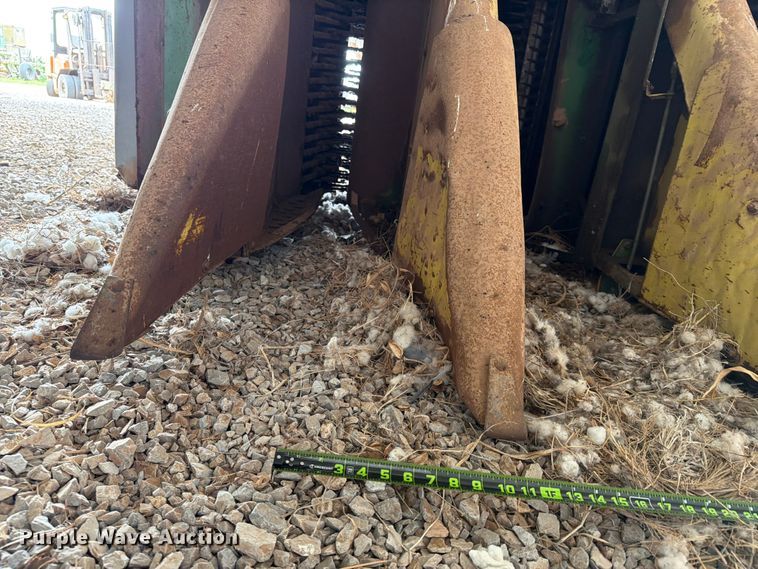 image for item EX3992 John Deere 9910 cotton picker