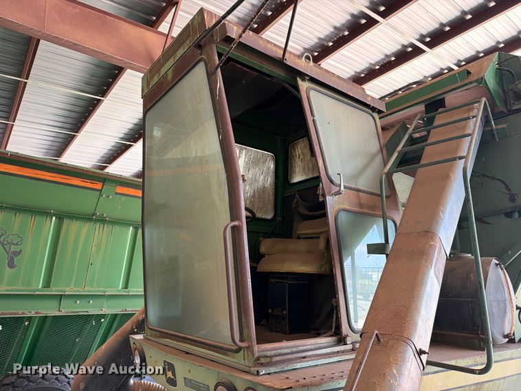 image for item EX3992 John Deere 9910 cotton picker