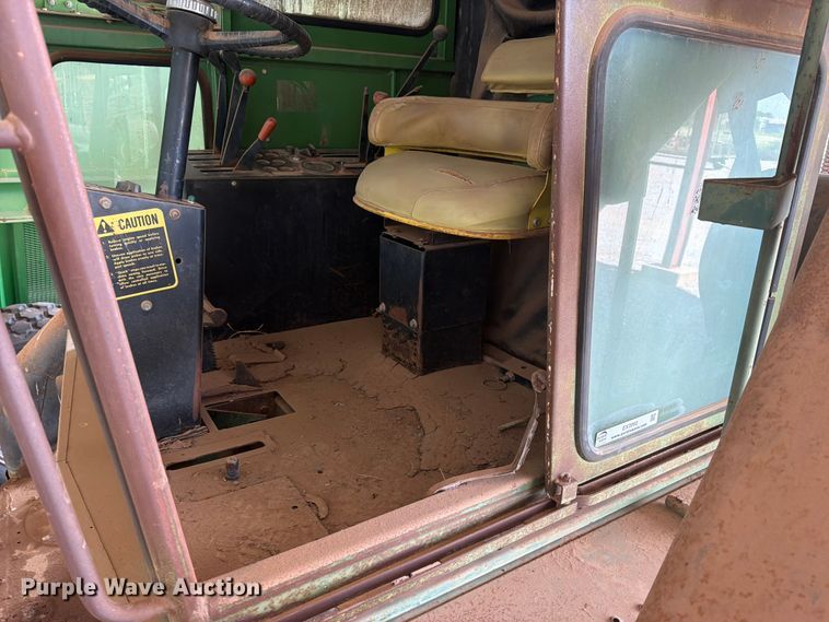 image for item EX3992 John Deere 9910 cotton picker