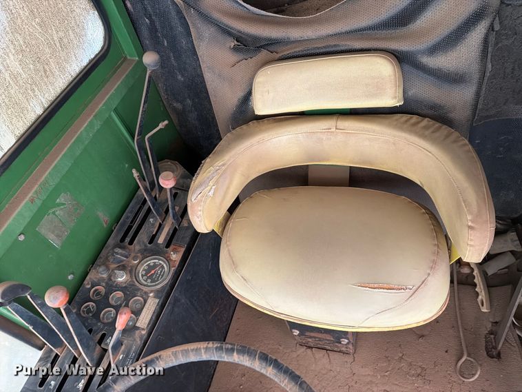 image for item EX3992 John Deere 9910 cotton picker
