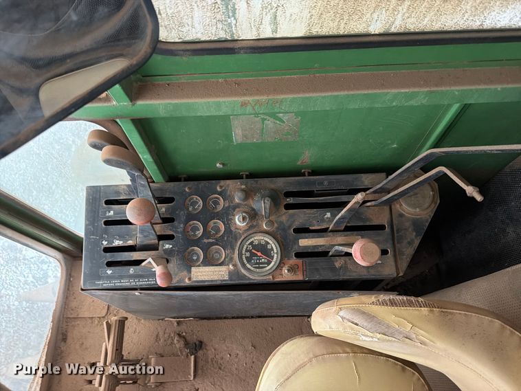image for item EX3992 John Deere 9910 cotton picker