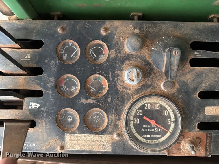 image for item EX3992 John Deere 9910 cotton picker