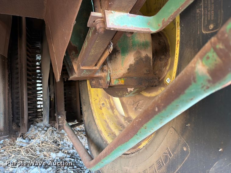 image for item EX3992 John Deere 9910 cotton picker