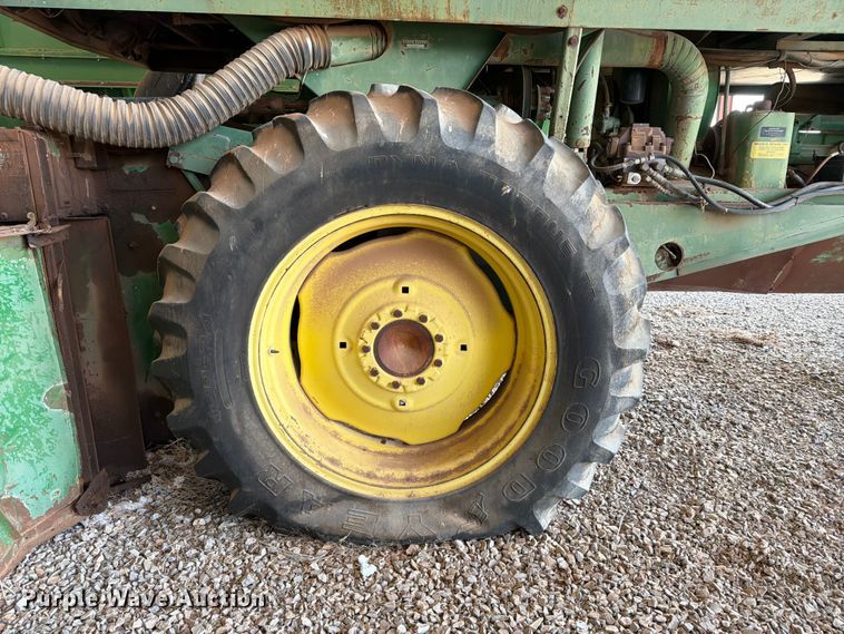 image for item EX3992 John Deere 9910 cotton picker