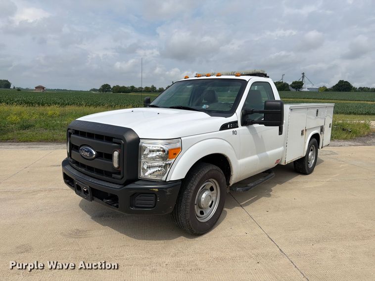 2012 Ford F350 Super Duty utility bed pickup truck
