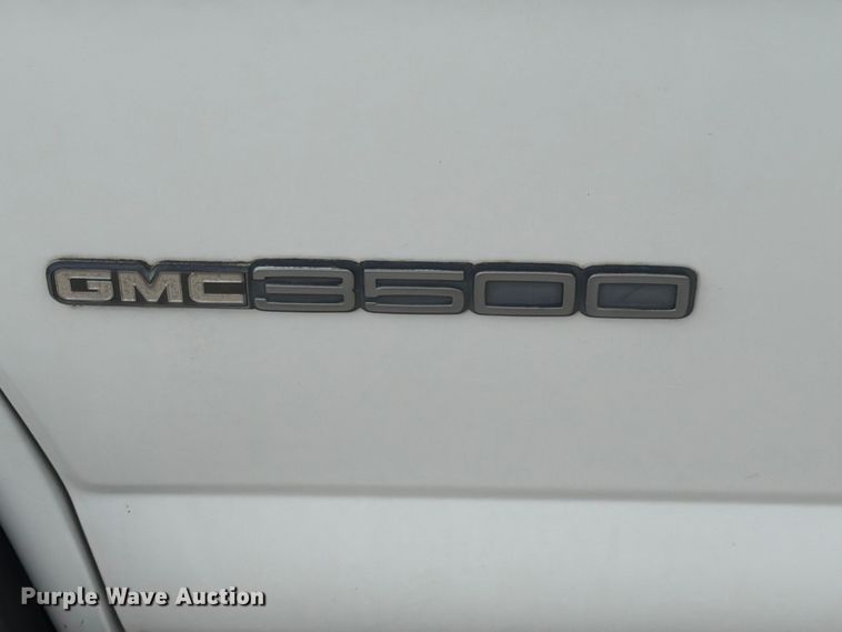 image for item EX4517 2002 GMC Savana box truck