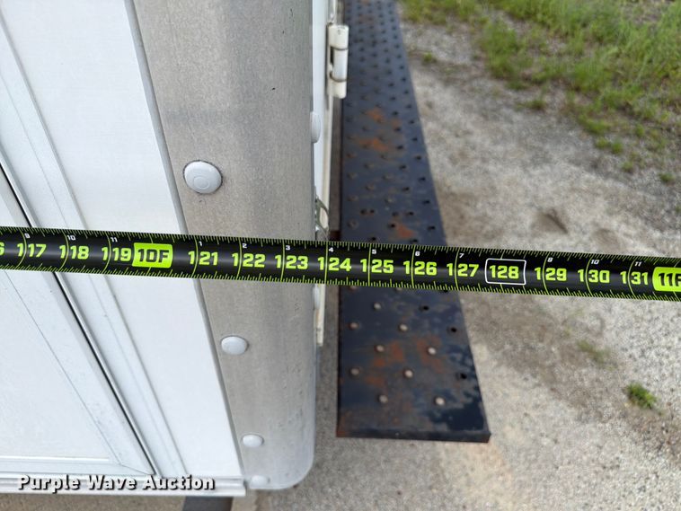 image for item EX4517 2002 GMC Savana box truck