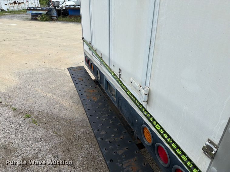image for item EX4517 2002 GMC Savana box truck