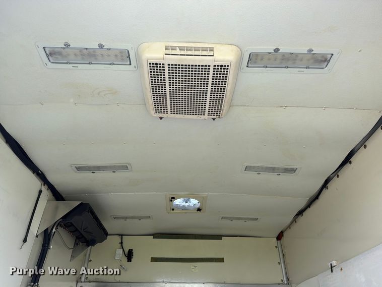image for item EX4517 2002 GMC Savana box truck