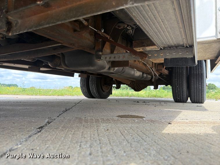 image for item EX4517 2002 GMC Savana box truck