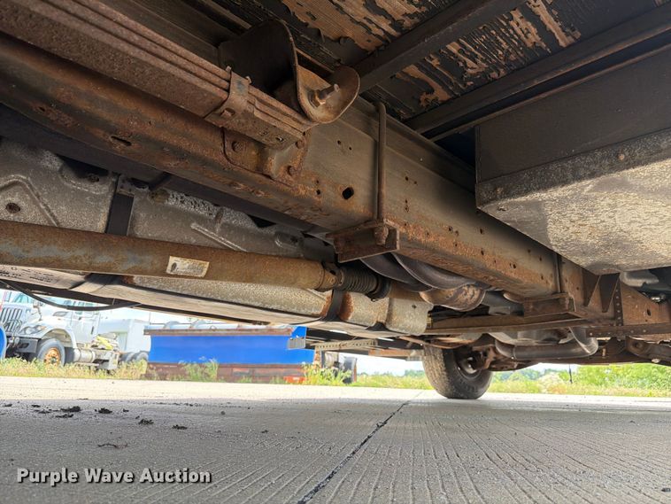 image for item EX4517 2002 GMC Savana box truck