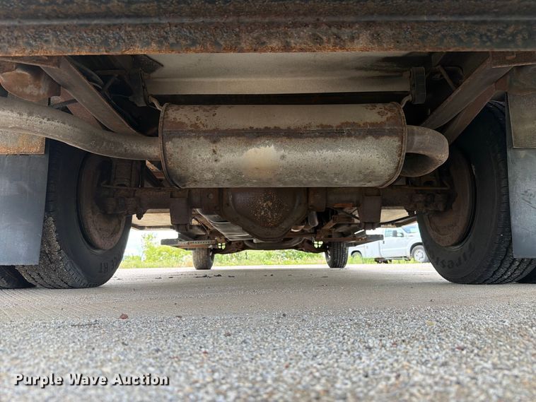 image for item EX4517 2002 GMC Savana box truck