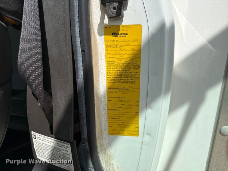 image for item EX4517 2002 GMC Savana box truck
