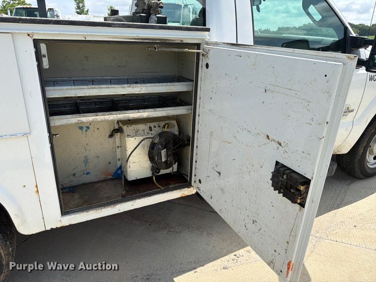 image for item EX4519 2013 Ford F350 Super Duty utility bed pickup truck