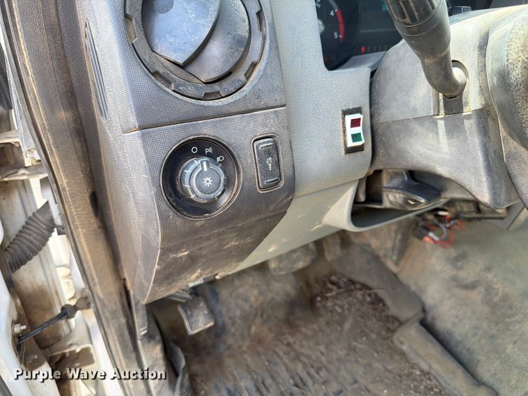 image for item EX4519 2013 Ford F350 Super Duty utility bed pickup truck