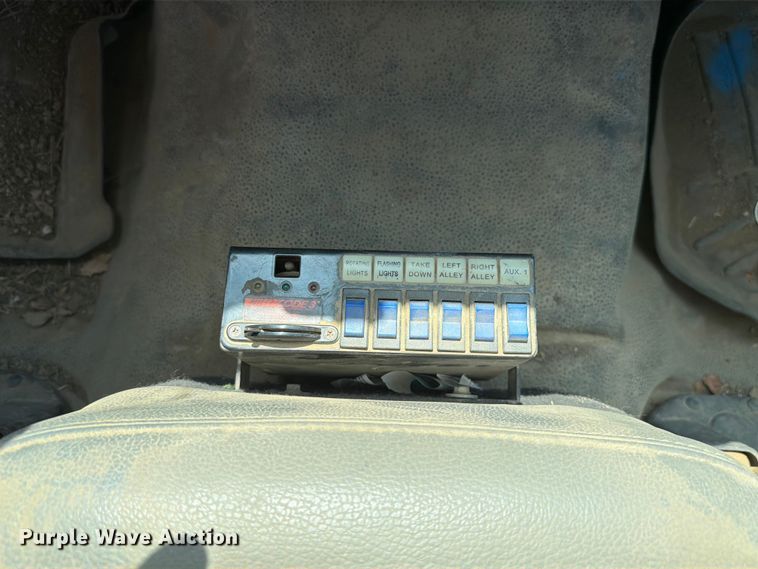 image for item EX4519 2013 Ford F350 Super Duty utility bed pickup truck