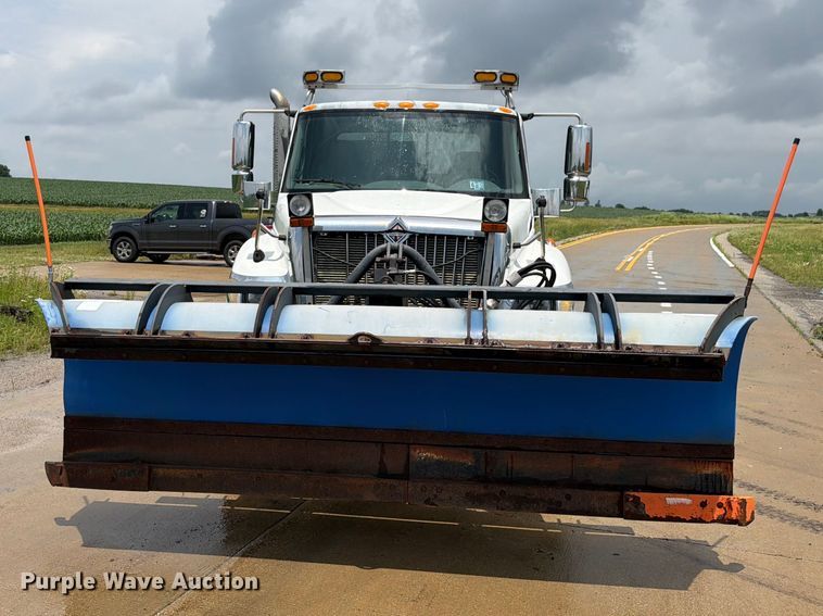image for item EX4522 2006 International WorkStar 7400 truck cab and chassis