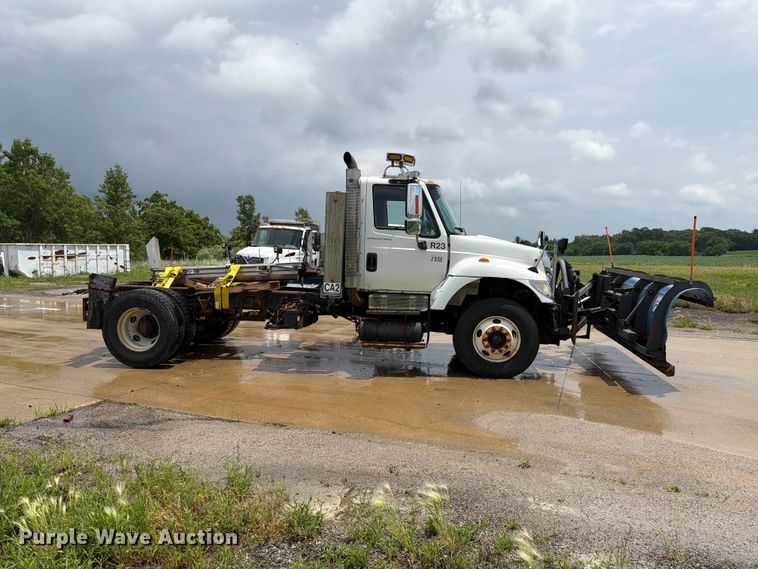 image for item EX4522 2006 International WorkStar 7400 truck cab and chassis