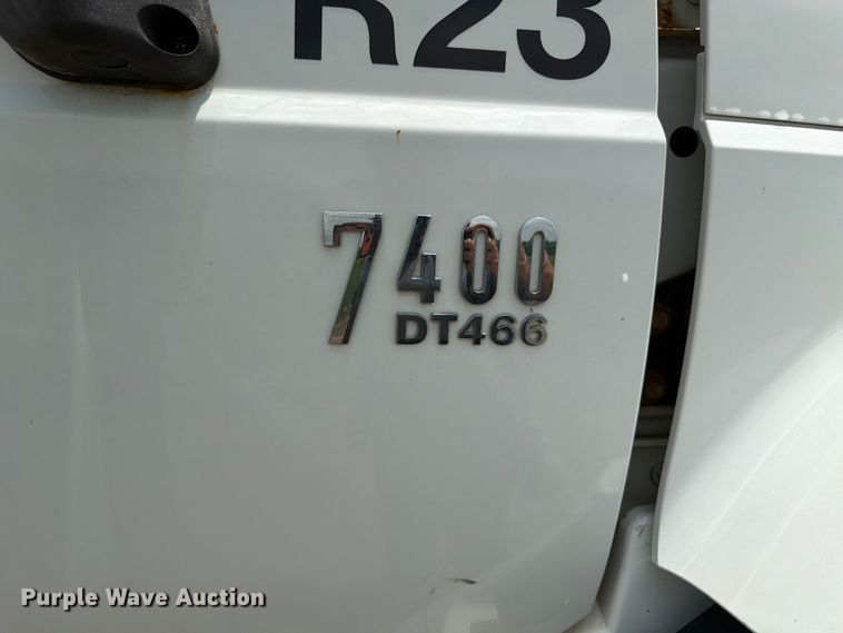image for item EX4522 2006 International WorkStar 7400 truck cab and chassis