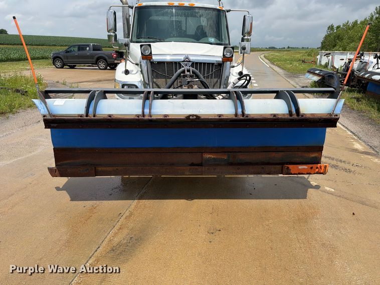 image for item EX4522 2006 International WorkStar 7400 truck cab and chassis