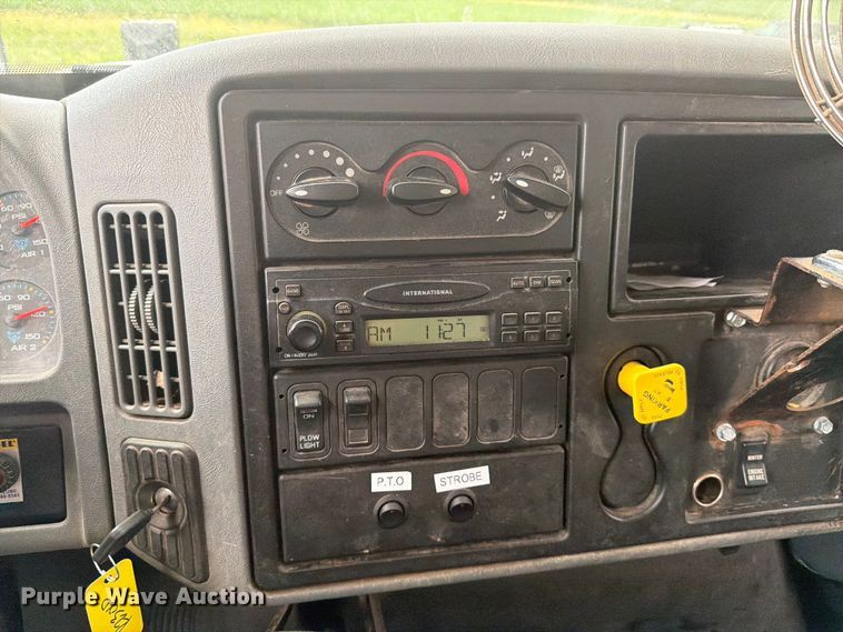 image for item EX4522 2006 International WorkStar 7400 truck cab and chassis