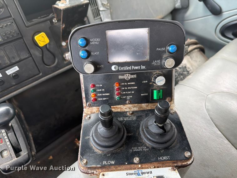 image for item EX4522 2006 International WorkStar 7400 truck cab and chassis