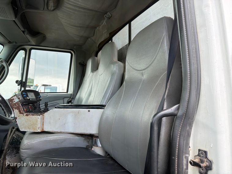 image for item EX4522 2006 International WorkStar 7400 truck cab and chassis
