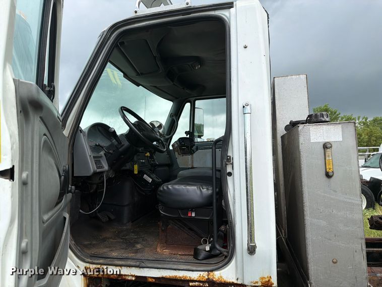 image for item EX4522 2006 International WorkStar 7400 truck cab and chassis