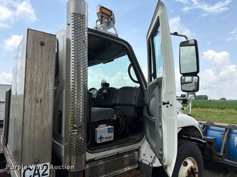 image for item EX4522 2006 International WorkStar 7400 truck cab and chassis