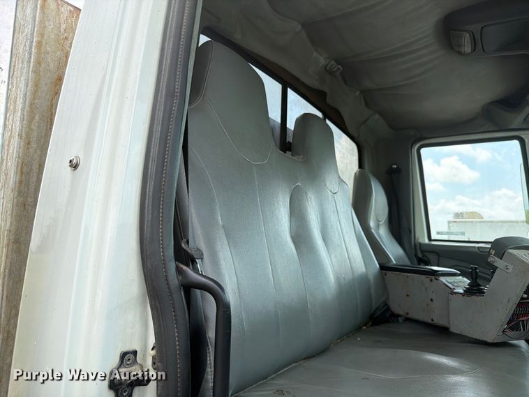 image for item EX4522 2006 International WorkStar 7400 truck cab and chassis