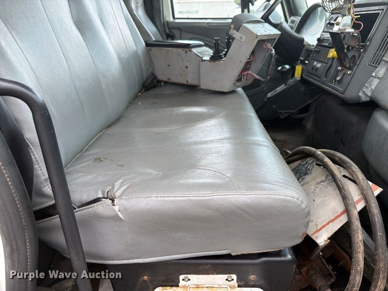 image for item EX4522 2006 International WorkStar 7400 truck cab and chassis