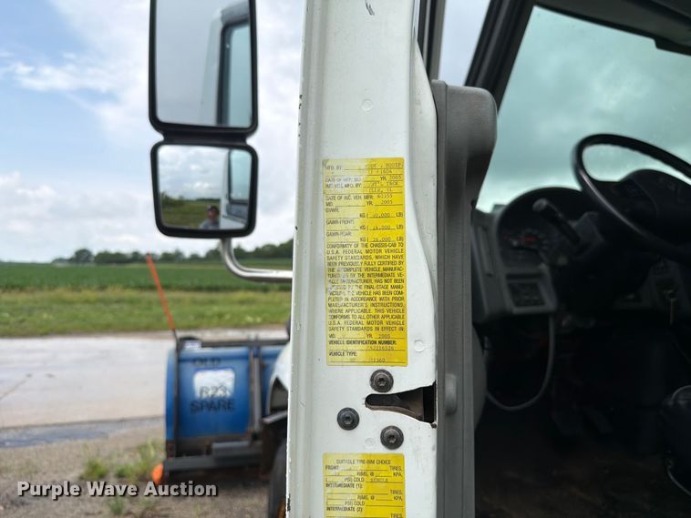 image for item EX4522 2006 International WorkStar 7400 truck cab and chassis