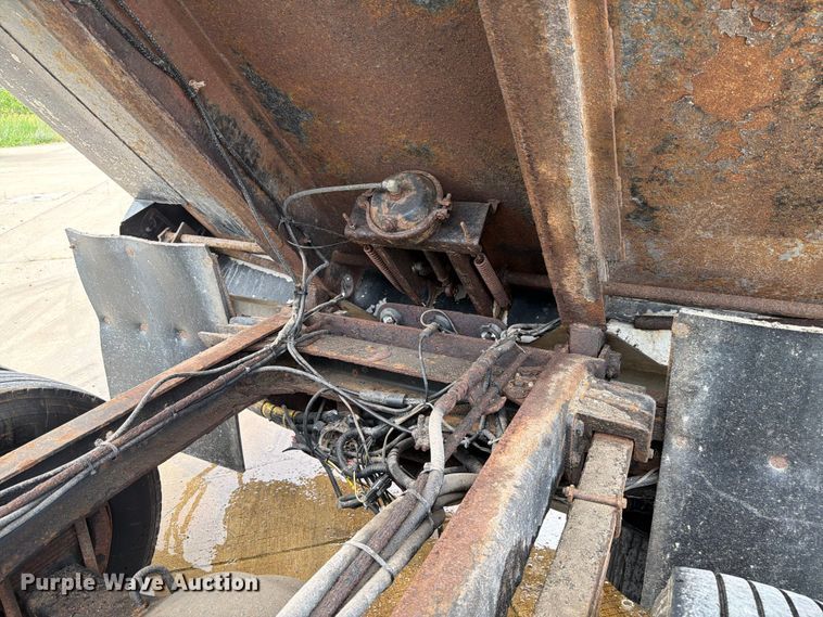 image for item EX4524 2014 International 4300 dump truck