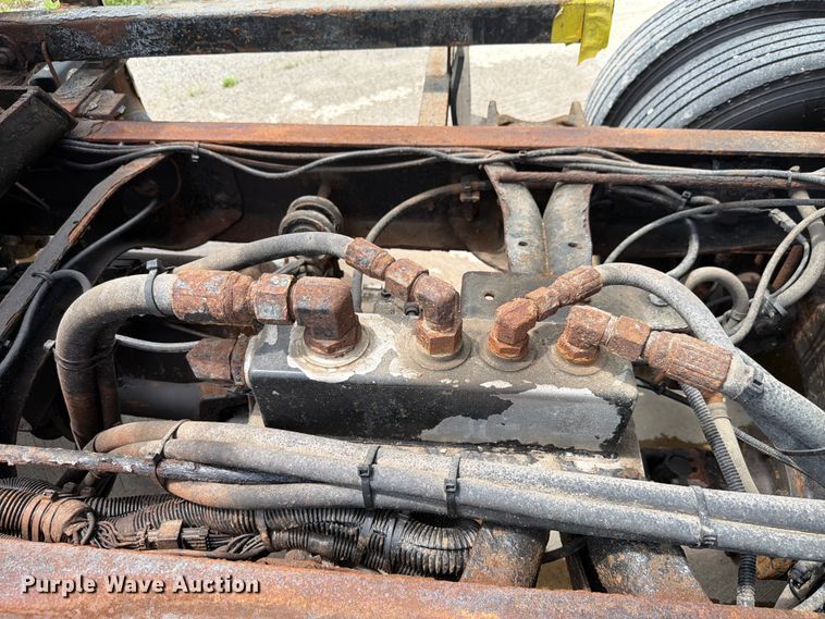 image for item EX4524 2014 International 4300 dump truck