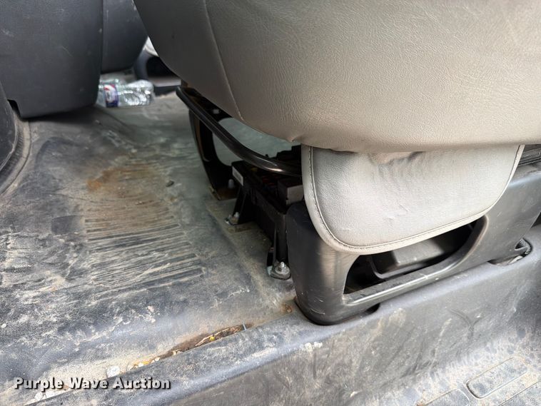 image for item EX4526 2006 GMC Savana delivery truck