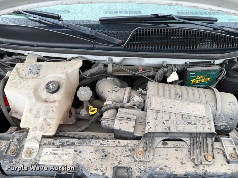 image for item EX4526 2006 GMC Savana delivery truck